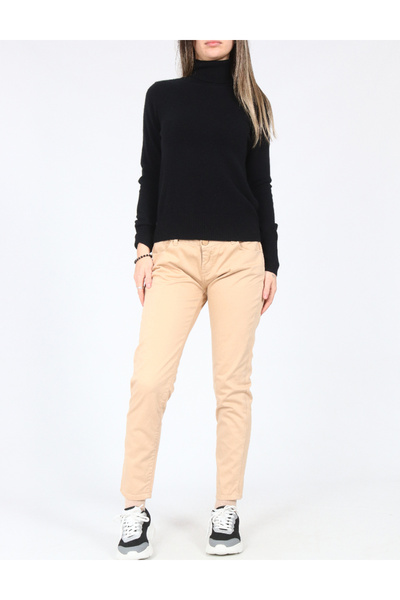Evendi Pantaloni, Maro