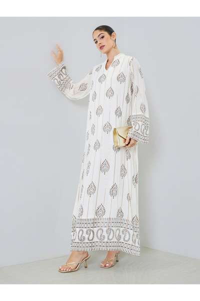 Amirah By Styli White Foil Print Collared Jalabiya
