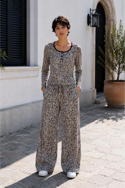 ALEXANDERGARDI Leopard Print Loose Fit Pants Blouse Set