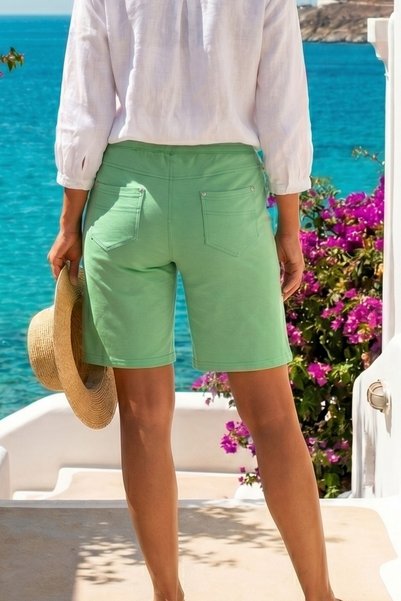 Azıcık Akıllı شورت نسائي من قماش القطن الممشط مريح فوق الركبة موديل Çağla Perçinli من القطن الممشط 26KSRTH251