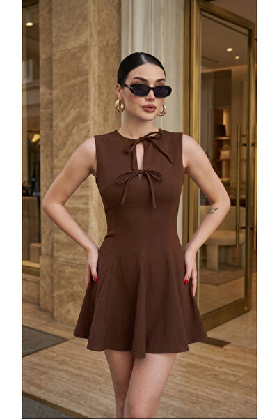 Roza Moda Collection Kadın Kolsuz Fiyonk Detaylı Çan Etekli Şık Gece ve Günlü...