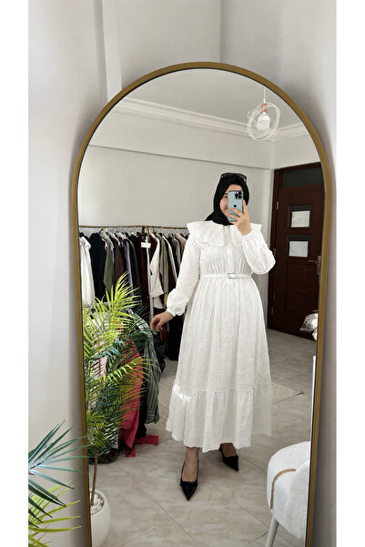 Butik Yaka ve Kemer Detaylı Kabartma Desenli Tesettür Elbise