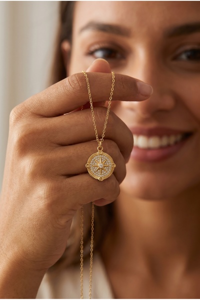 neshely jewelry 14 Ayar Altın Kaplama Taşlı Pusula Madalyon Kolye