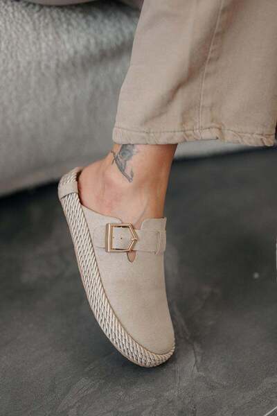 Parponi Cossa women's closed front suede slipper with rope detail beige