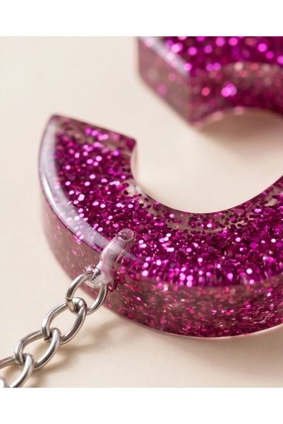 Luvia Accesories سلسلة مفاتيح على شكل حرف C من الإيبوكسي