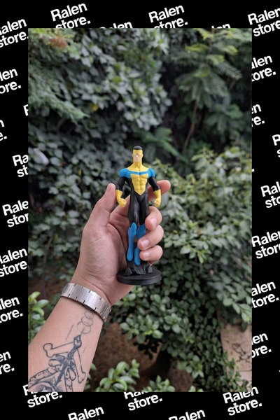 Ralen Invincible Mark Grayson Figür | 22cm ( Yüksek Kalite 3D Baskı PLA )