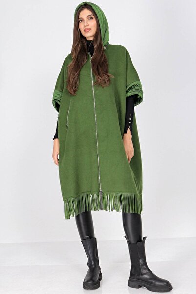 ROHBOUTIQUE Oversized poncho with fringe detail in Green Aimelia JR656