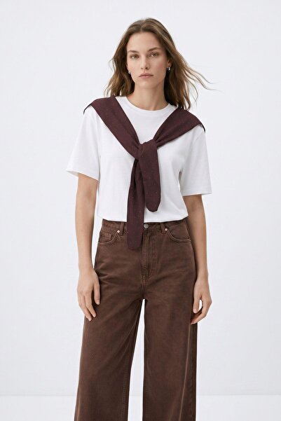 Rays Tricou crop maro cu guler rotund și detaliu de legătură 26618