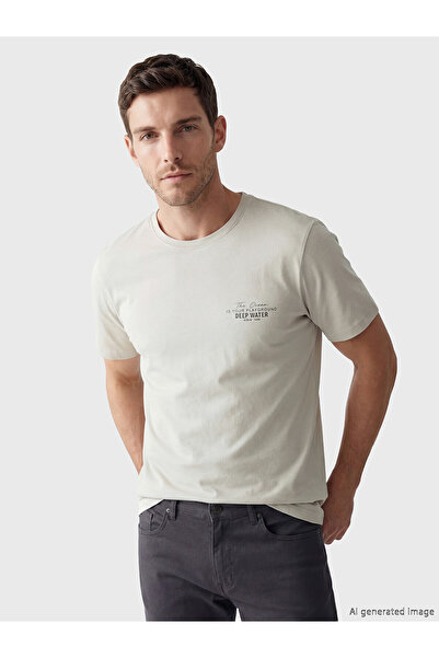 LC Waikiki Trendlucky Men's T-Shirt with Oval Collar and Printed Design