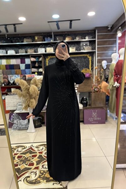HÜMEYRA BUTİK فستان مزين بالخرز بتفاصيل وردية