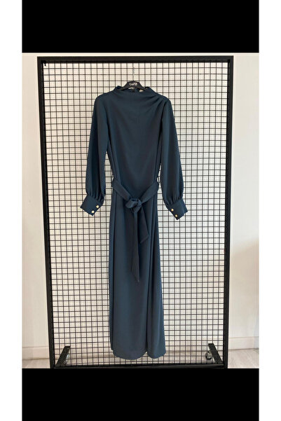 Armine Trend Krep Kumaş Kolları Gold Düğmeli Kuşaklı TAM KALIP Boydan Elbise(...