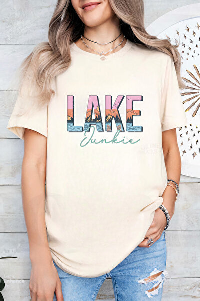 Sarah's Boutique Women's T-shirt – 100% cotton – Lake Scenic