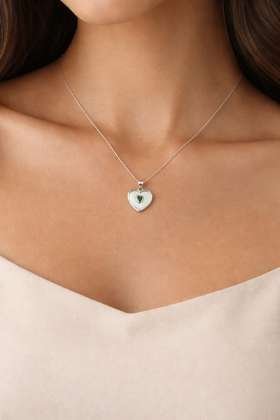 laria jewelry Green Zircon Stone Detailed Pearlescent Heart Necklace