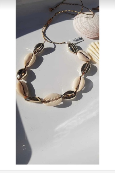 shop قلادة بتصميم صدف