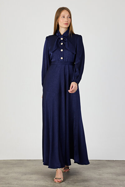 VAVİNOR Rochie de seara din satin cu guler tip eșarfă - Bleumarin