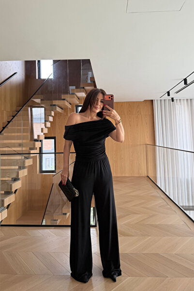 Özge Özgenç مجموعة بنطلون بلوزة جانبية