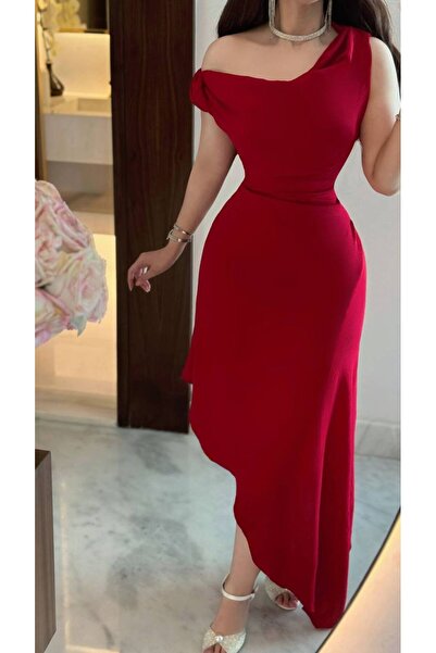 Generica Light and Fashionable Red Dress