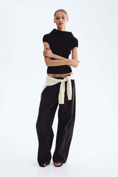 H&M بلوزة ذات رقبة مدورة
