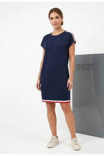 wishne Aş Detailed Sporty Dress – White Crew Neck Casual Stylish Dress