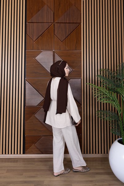 Nergis Neva Butik طقم بنطلون بأزرار وشال