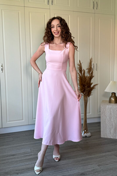 Dilay Gökoğlu Butik Φόρεμα μίντι με τετράγωνο γιακά και λεπτομέρεια φουλάρι σ...