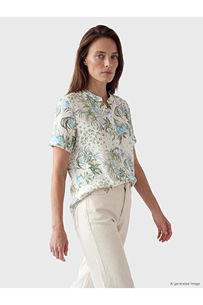 LC Waikiki Özmarka New Season Cropped Collar Floral Blouse