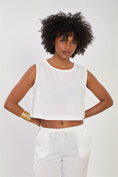 BARRELS AND OIL Women's textured sleeveless crop top - white