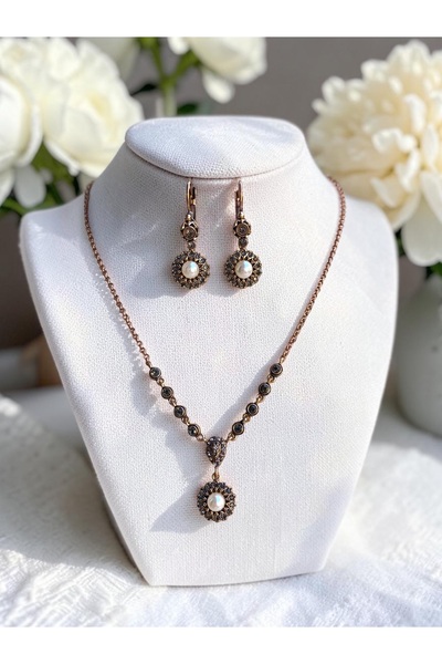 FAYRA ACCESSORIES Zirkon Taşlı Papatya Figür Su Yolu Zincirli İnci Sallantılı...