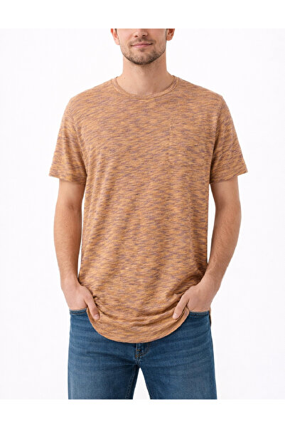 Evendi Tricou, Maro