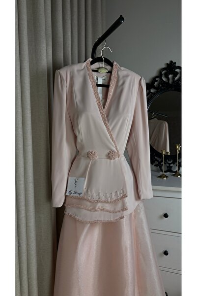 MYGROUP Elegant Evening Dress in Soft Floral)