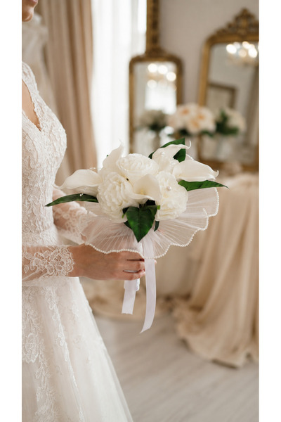 mtemin İnci Detaylı Yapay Gelin Buketi – Beyaz Galla & Şakayık Çiçeği | Nikah...