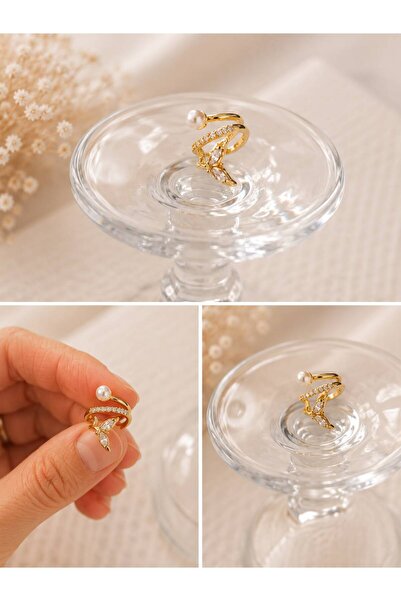 Deliksiz Kıkırdak Küpesi Gold – İnci & Kelebek Detaylı Taşlı Ear Cuff