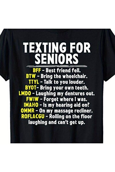 01THEONE تي شيرت أسود مضحك بطباعة "TEXTING FOR SENIORS" - تي شيرت برسومات مرح...