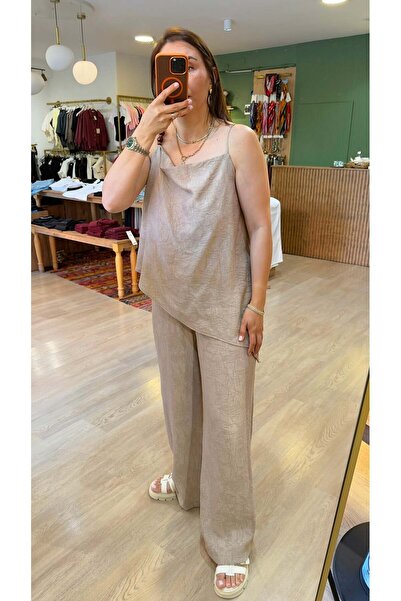 İnce Askılı Dokulu Bluz Pantolon Takım – Camel