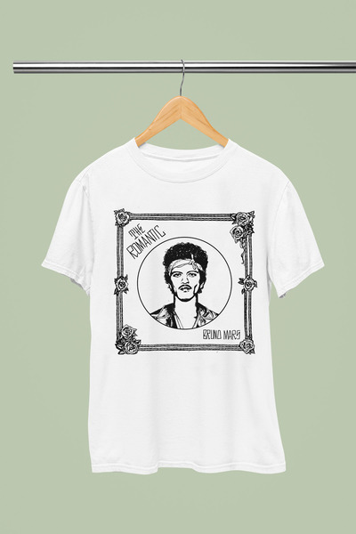 MAGORS TRICOU BRUNO MARS DIN BUMBAC CU IMPRIMEU, CU GULER ROTUND, CU MÂNECĂ S...