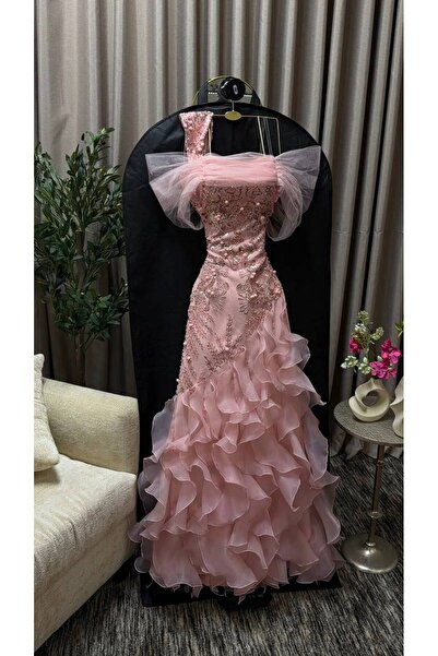 FASHION فستان وردي ناعم بتوب مطرز بالخرز وحجم أكمام أورجانزا منسدلة، مع تنورة...