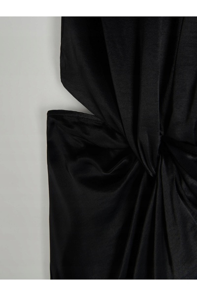 NO BRAND Rochie neagră din satin, lungime midi, cu decupaje, bretele late, cl...