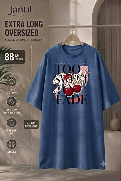 JANTIL MODA تي شيرت بيسايكليت كاريل بطباعة "Too Sweet To Fade" طويل جدًا وفضف...