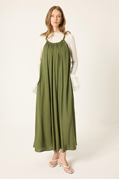 Touché Privé Collar with Beaded Details and Draped Fabric.