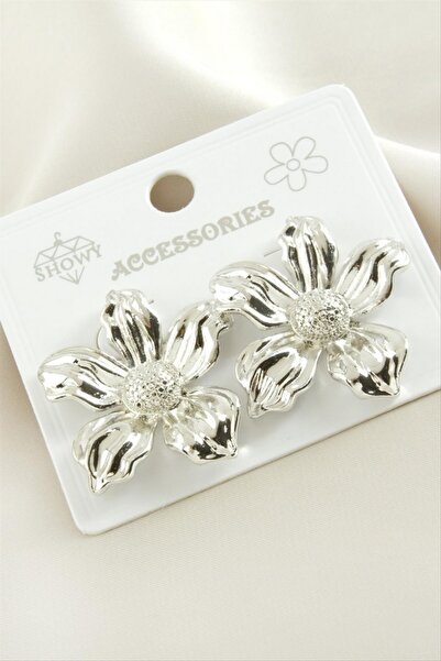 ZERO LAND Ilkestor Daisy Metal Earrings - (02639) Silver Color