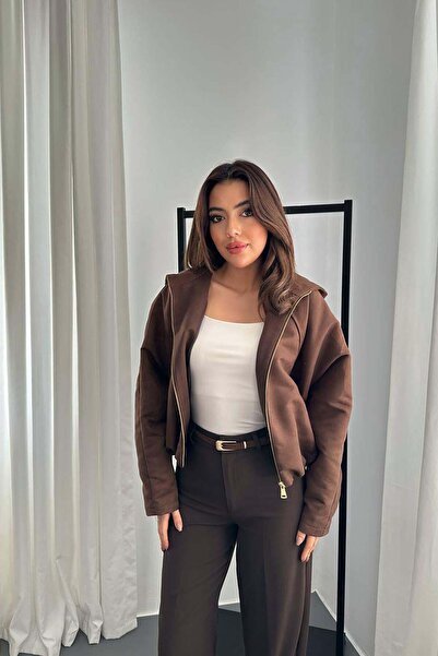 Clothes Fast سترة نسائية بنية اللون بقصة قصيرة وسحاب أمامي وملمس مسطح وأكمام ...