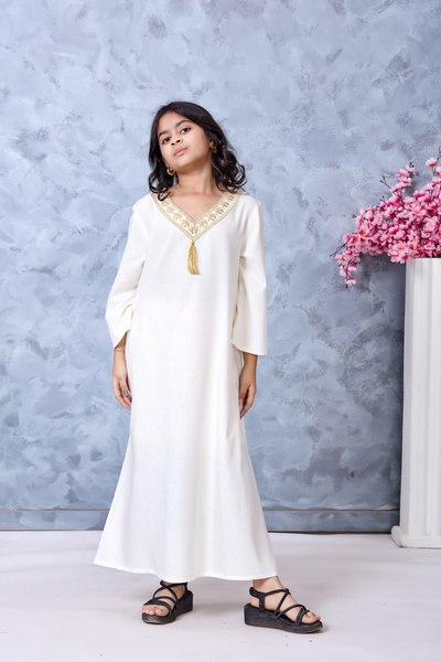 Artemea By Styli جلابية بيضاء مطرزة