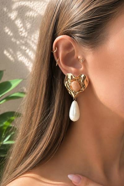 Okko Store Heart Detailed Acrylic Earrings