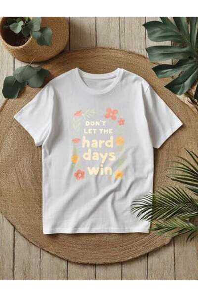 4CR تي شيرت نسائي بطباعة رقمية بتصميم "Beat Hard Times" ذو ياقة دائرية - أكما...