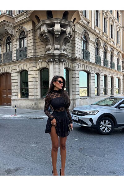 Miss Beyoğlu Women's Lace Detailed Mini Dress with Shorts