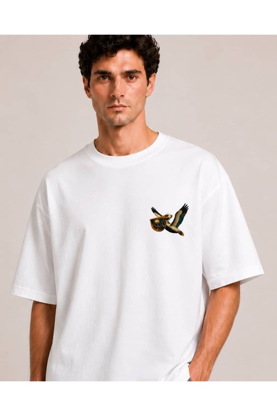 CANMODA White Oversize Minimal Pelikan Turntable Printed Design T-Shirt