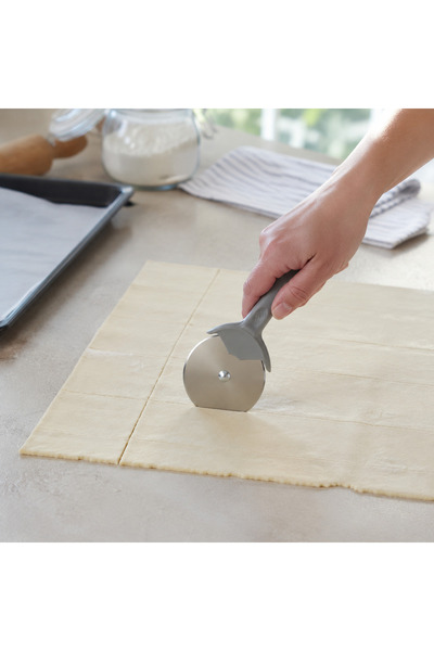 kitchen soft 2'li Hamur ve Pizza Kesme Ruleti 17 cm – Metal Kesici Bıçak, Aso...