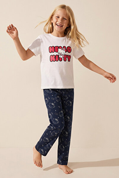 Siyah İnci Hello Kitty Lisanslı %100 Pamuk Ekru Çok Renkli Bisklet Yaka Pijama Takım 26120461