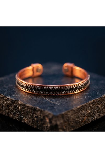 JuraDeri Men's Copper Bracelet - Black Strip Chain Detail, Open Shackle with Magnetic End