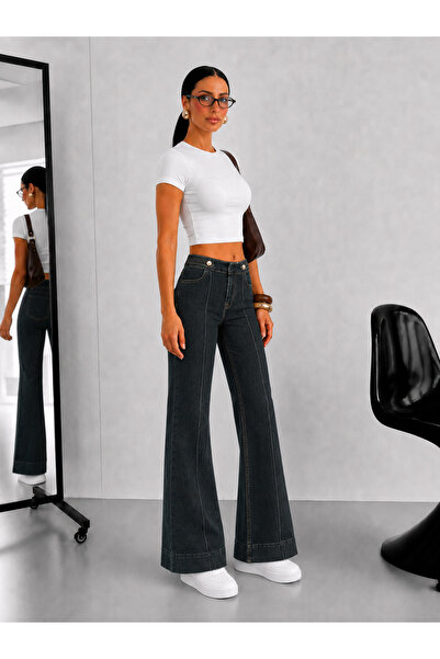 connemara Pantaloni din denim spaniol ușor, cu nasturi dubli în față și cusăt...
